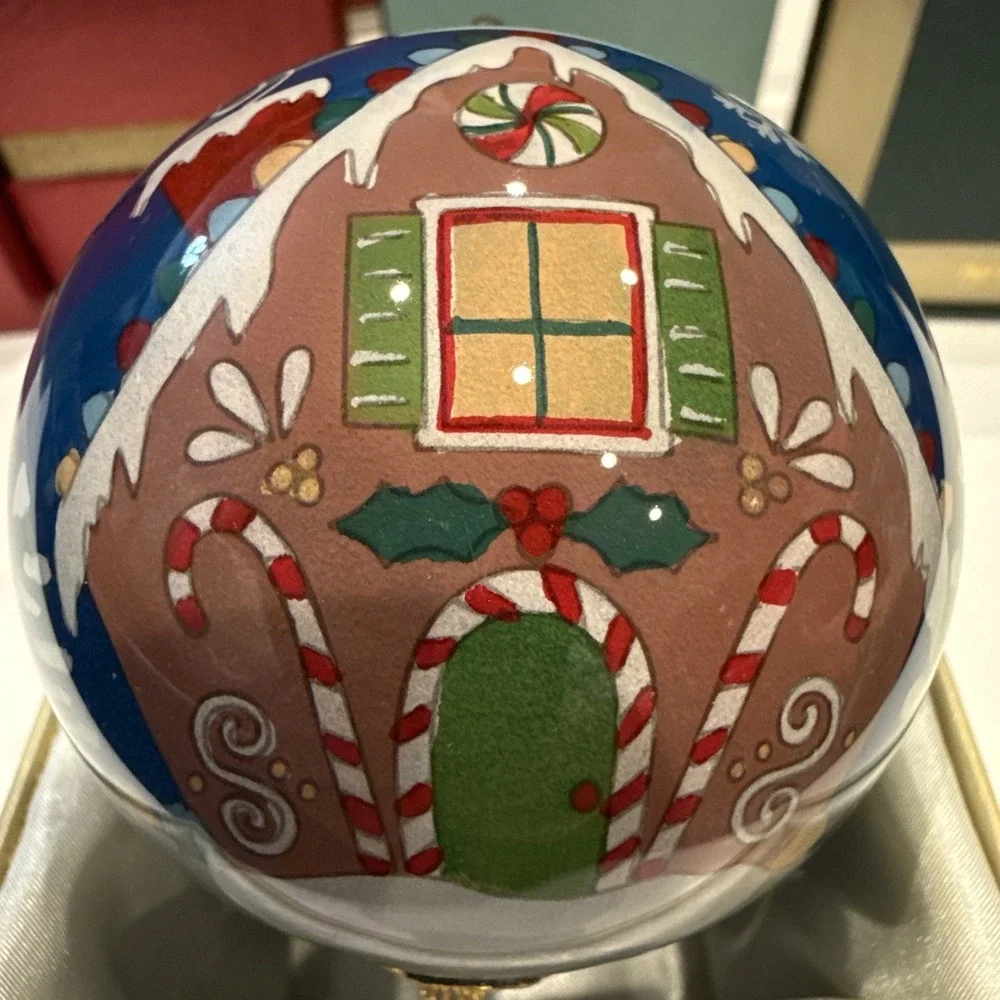 Pier 1 Li Bien 3” Christmas Ornament 2018 Santa & Ginger Bread House, sign post